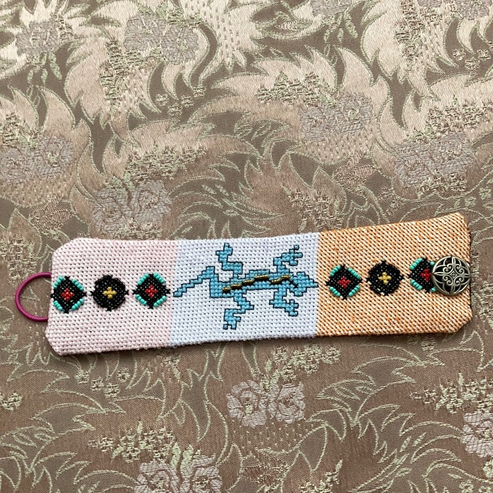 NEW hand sewn 11-inch long pet collar with beads